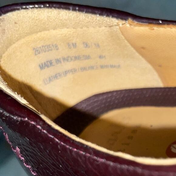 Clarks Women's 8 Un Helma Mary Jane Shoes Burgundy Patent Leather Comfort - EUC - Picture 6 of 9